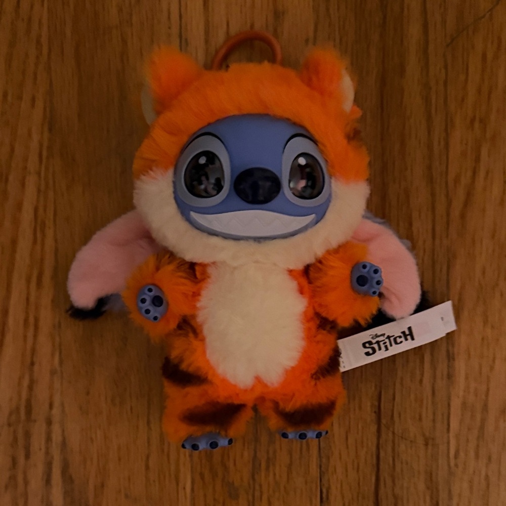 Stitch Adventure Series Vinyl Plush Pendent - Tigger Stitch